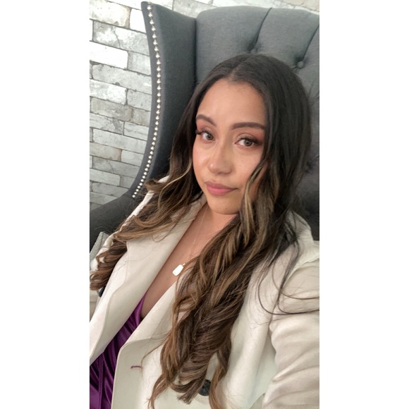 Meet Your Posher 💋 - Picture 1 of 6